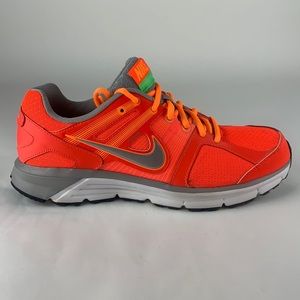 Size 10 Women’s Nike Anodyne DS sneakers. Orange and gray